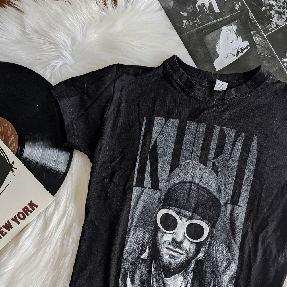 🆕 Kurt Cobain •Glasses• Graphic Tee